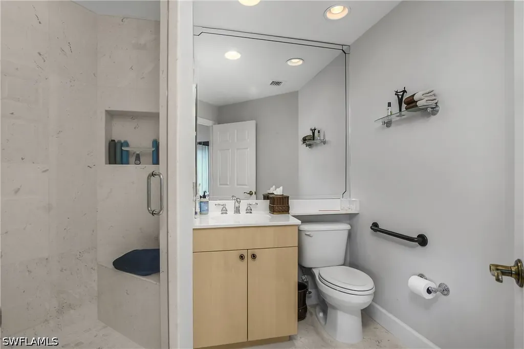 425 Cove Tower Drive Naples FL 34110
