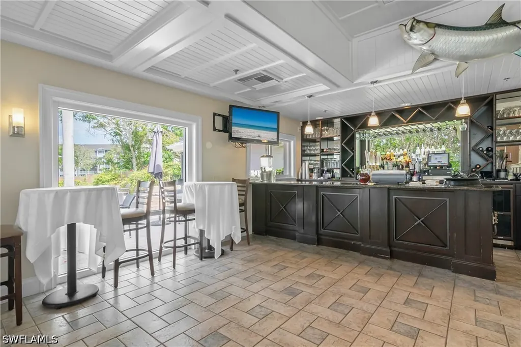 425 Cove Tower Drive Naples FL 34110
