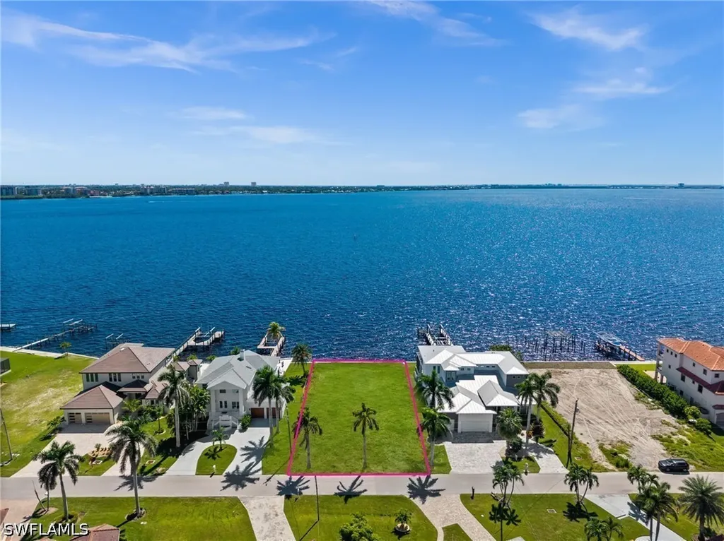 1020 Dolphin Drive Cape Coral FL 33904