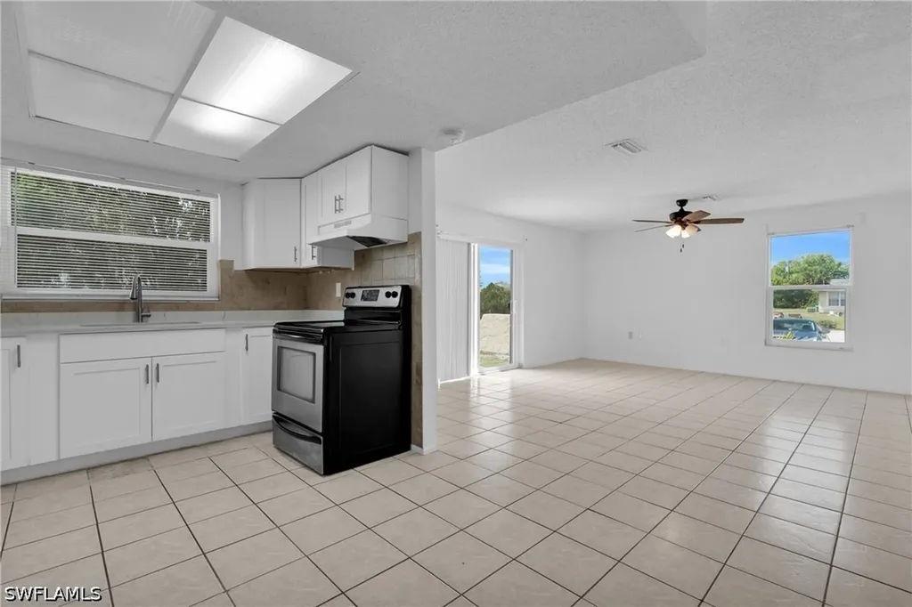421/423 SE 24th Avenue Cape Coral FL 33990