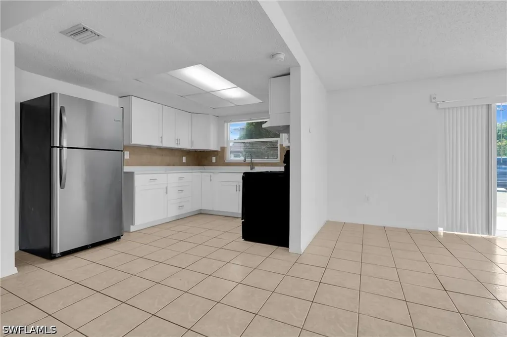 421/423 SE 24th Avenue Cape Coral FL 33990