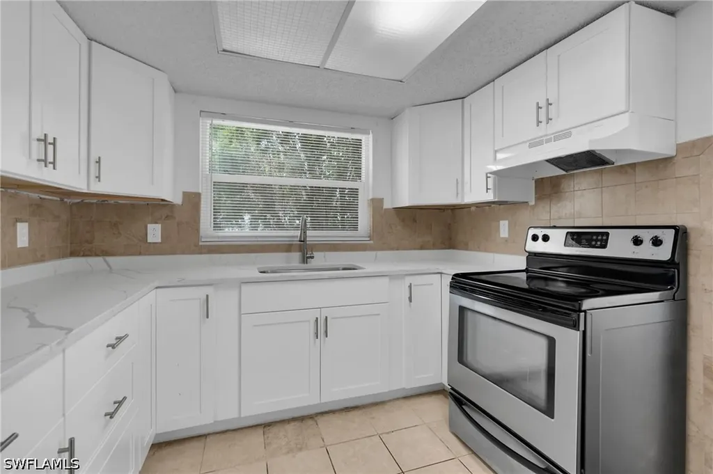 421/423 SE 24th Avenue Cape Coral FL 33990