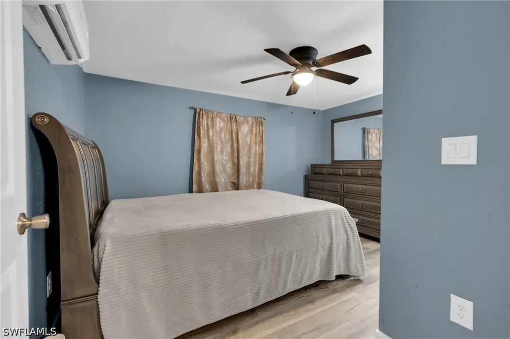 421/423 SE 24th Avenue Cape Coral FL 33990
