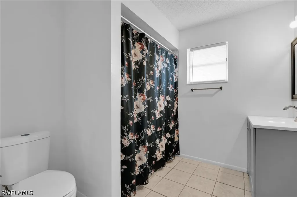 421/423 SE 24th Avenue Cape Coral FL 33990