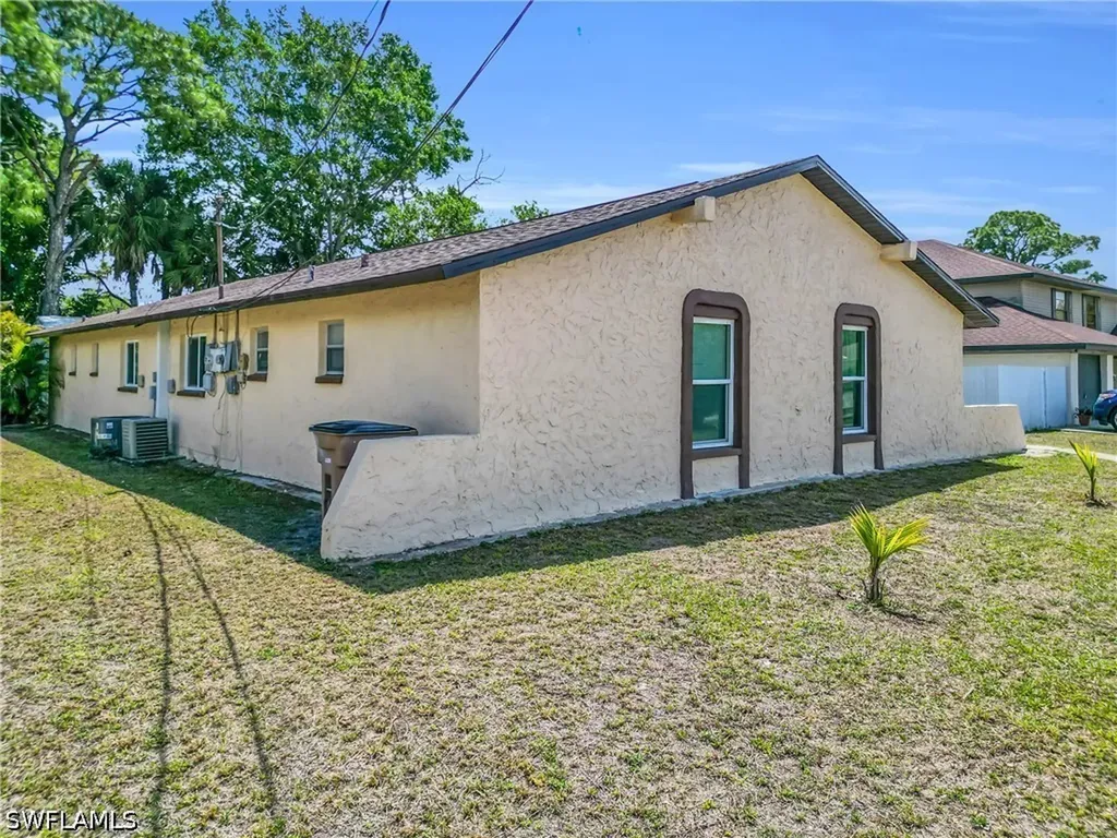 421/423 SE 24th Avenue Cape Coral FL 33990