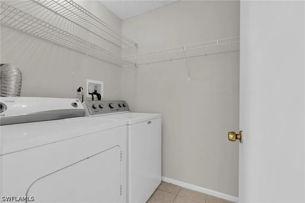 421/423 SE 24th Avenue Cape Coral FL 33990