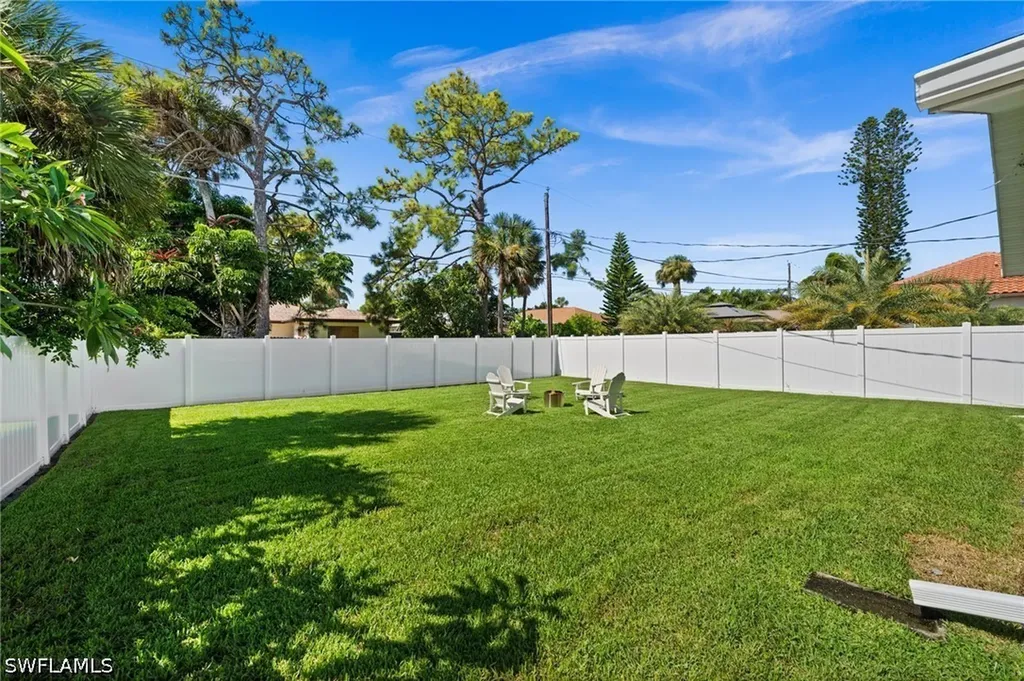 738 95th Avenue N Naples FL 34108