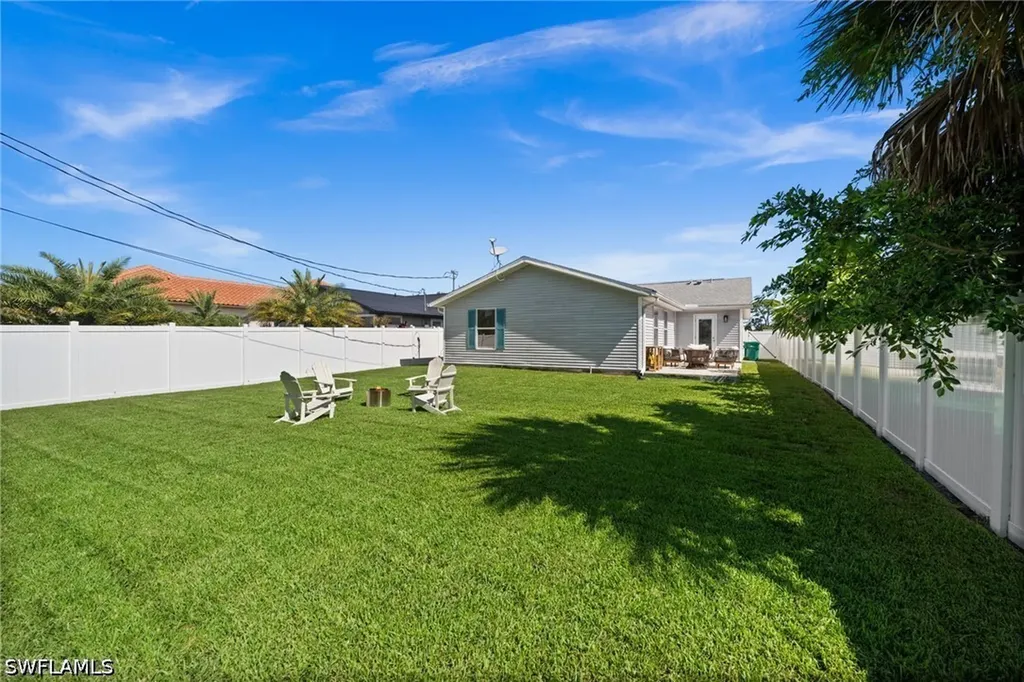 738 95th Avenue N Naples FL 34108