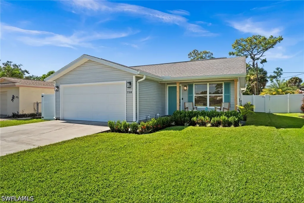 738 95th Avenue N Naples FL 34108