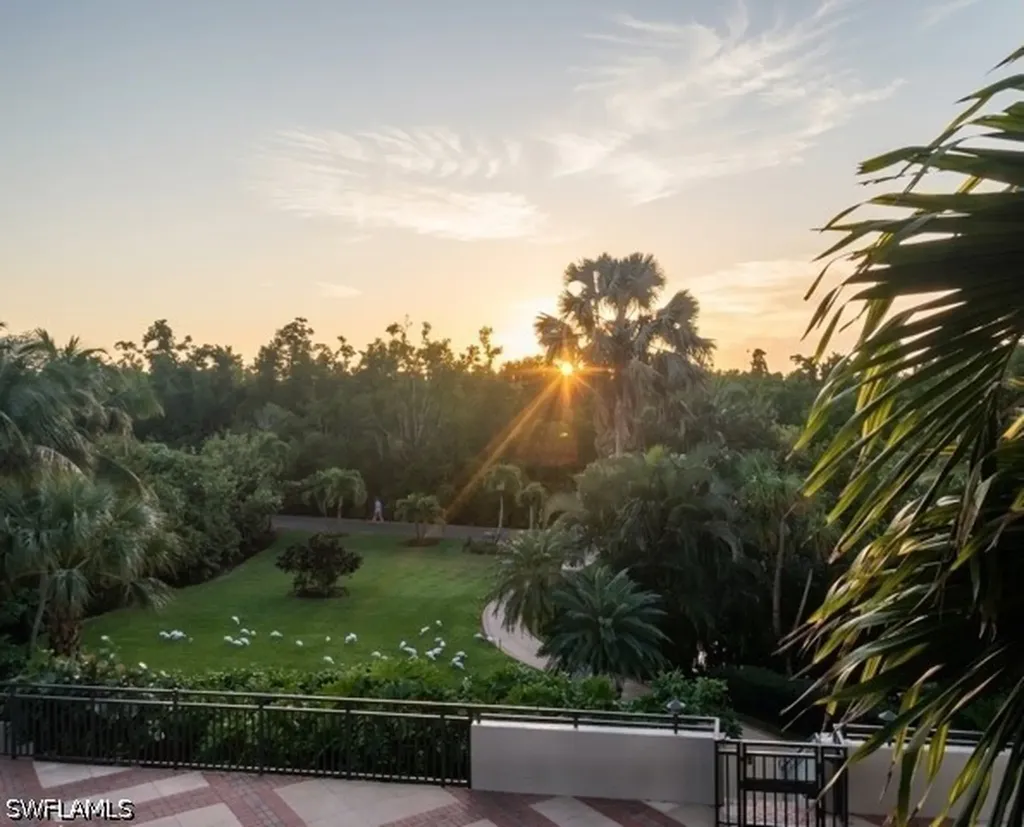 6075 Pelican Bay Boulevard Naples FL 34108