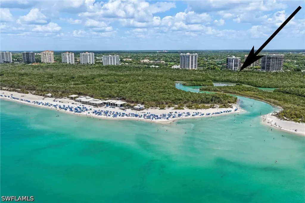 6075 Pelican Bay Boulevard Naples FL 34108