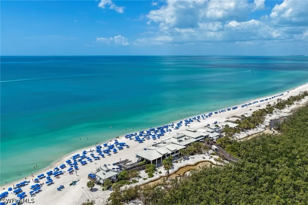 6075 Pelican Bay Boulevard Naples FL 34108