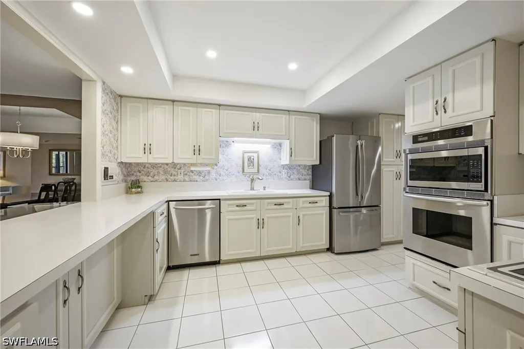 6075 Pelican Bay Boulevard Naples FL 34108