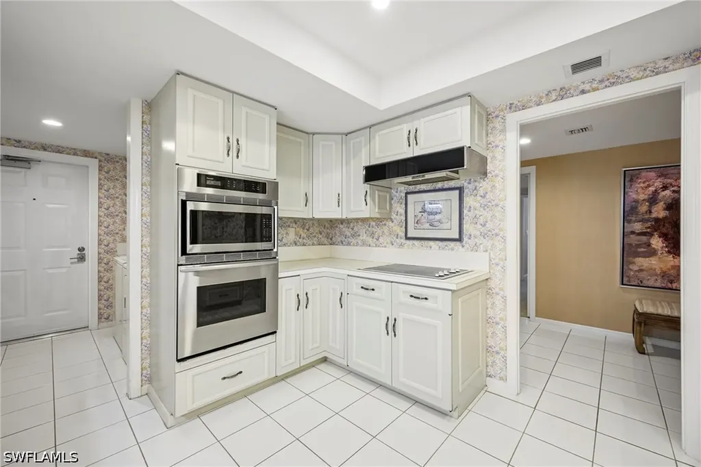 6075 Pelican Bay Boulevard Naples FL 34108