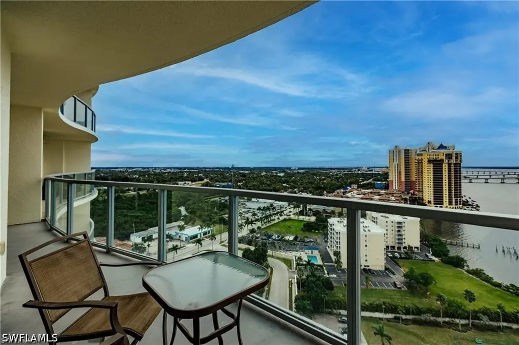 3000 Oasis Grand Boulevard Fort Myers FL 33916
