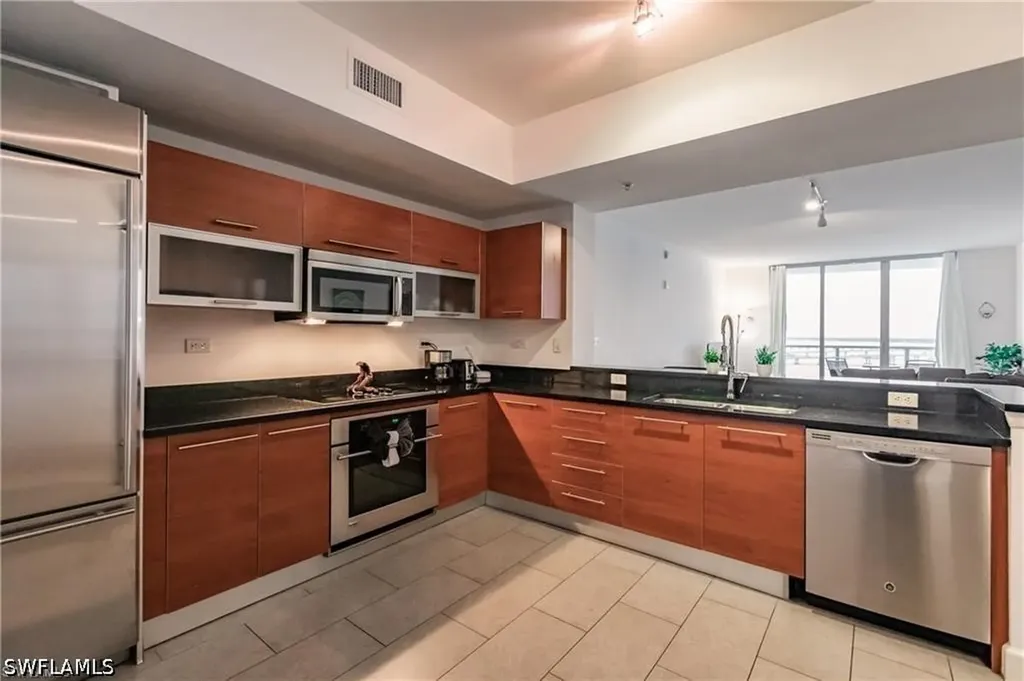 3000 Oasis Grand Boulevard Fort Myers FL 33916
