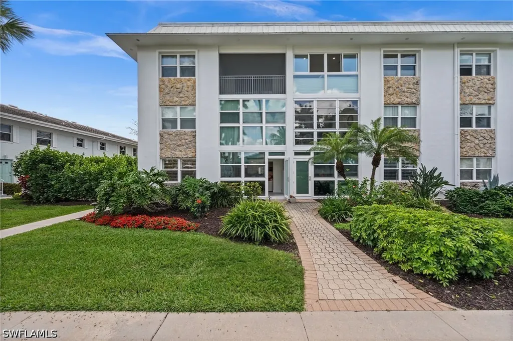 1021 3rd Street S Naples FL 34102