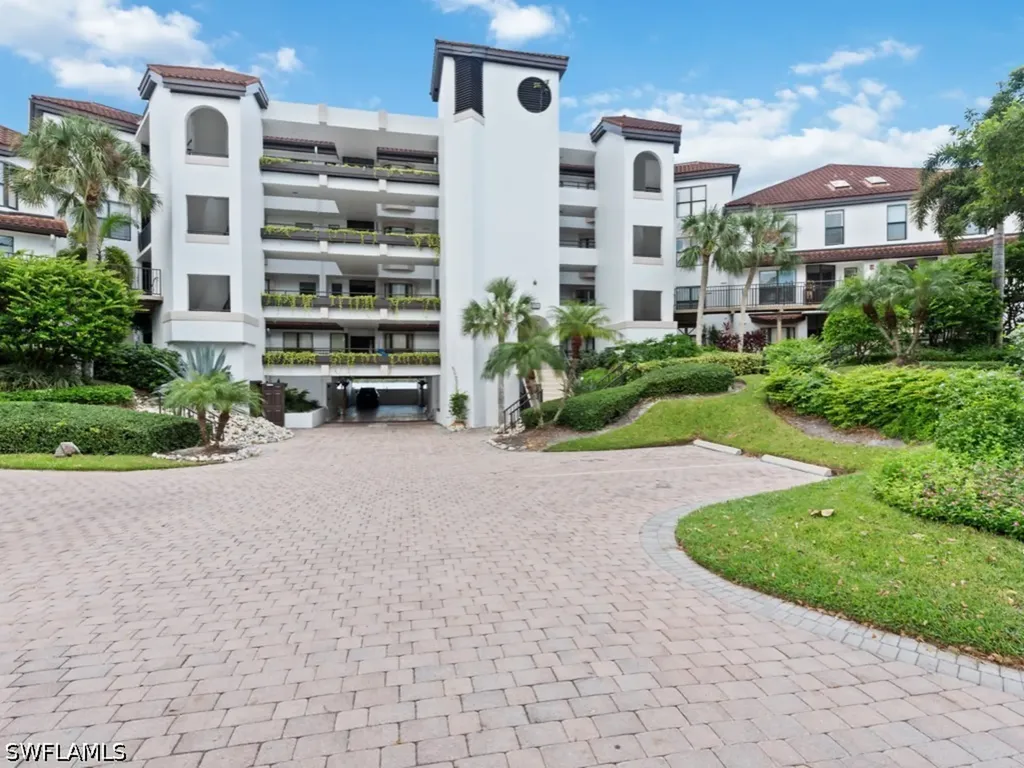 232 La Peninsula Boulevard Naples FL 34113