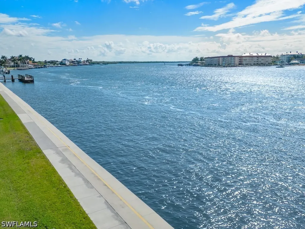 232 La Peninsula Boulevard Naples FL 34113