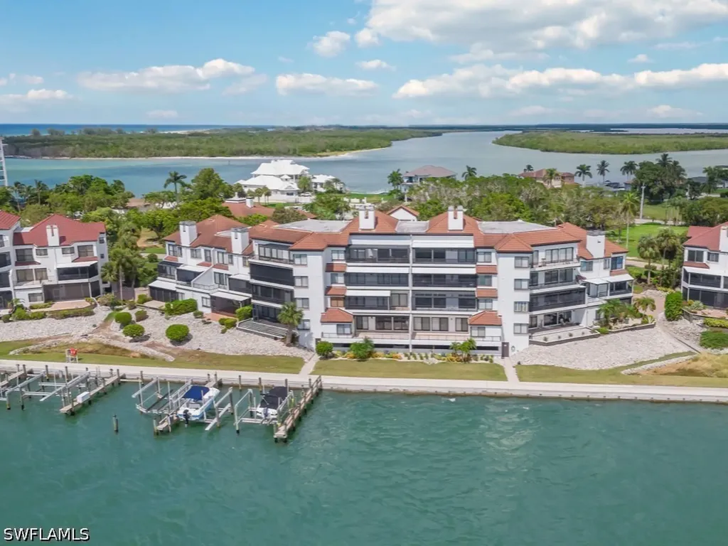 232 La Peninsula Boulevard Naples FL 34113