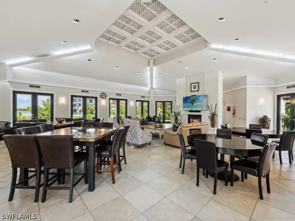 232 La Peninsula Boulevard Naples FL 34113