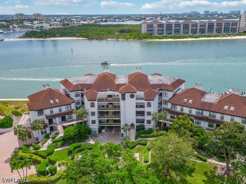 232 La Peninsula Boulevard Naples FL 34113