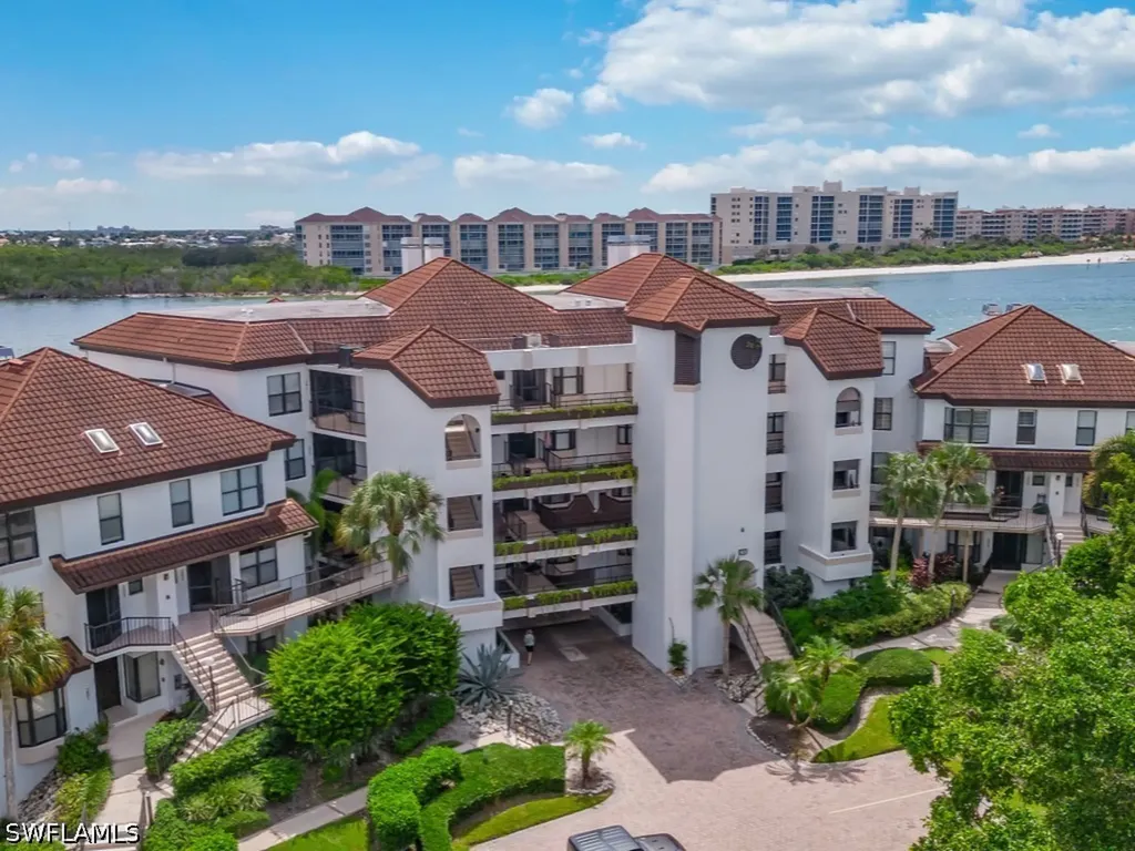 232 La Peninsula Boulevard Naples FL 34113