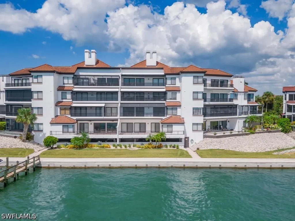 232 La Peninsula Boulevard Naples FL 34113