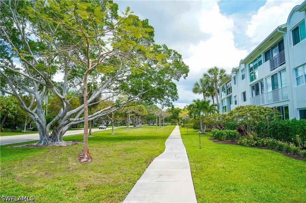 414 Broad Avenue S Naples FL 34102