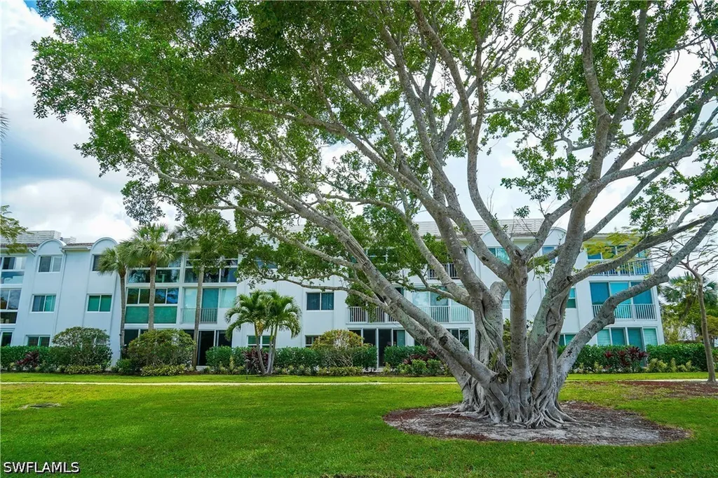 414 Broad Avenue S Naples FL 34102
