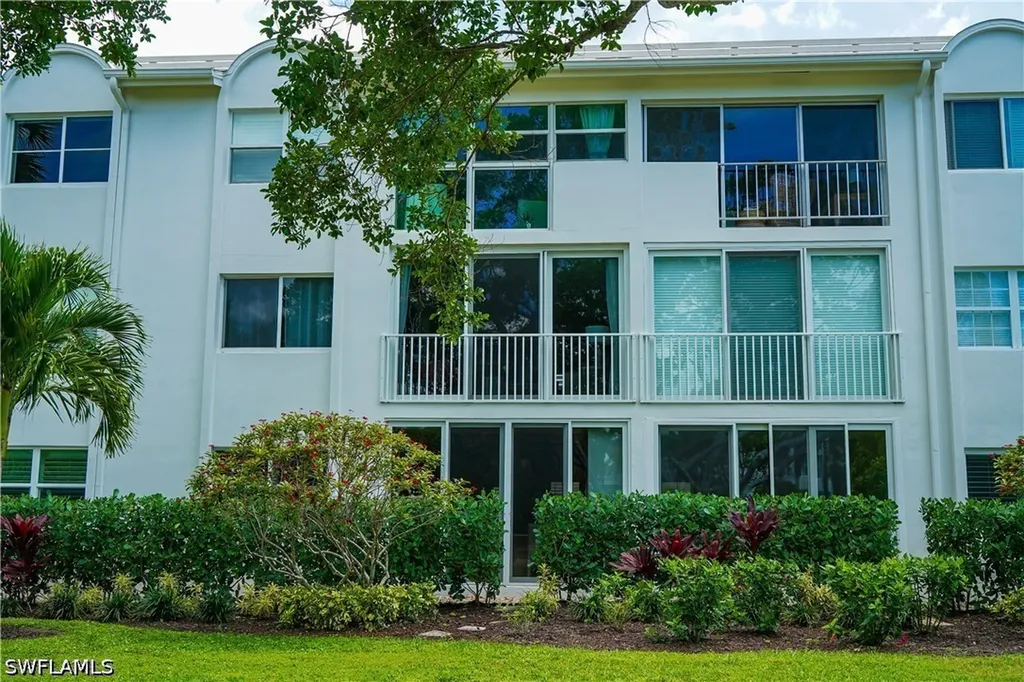 414 Broad Avenue S Naples FL 34102