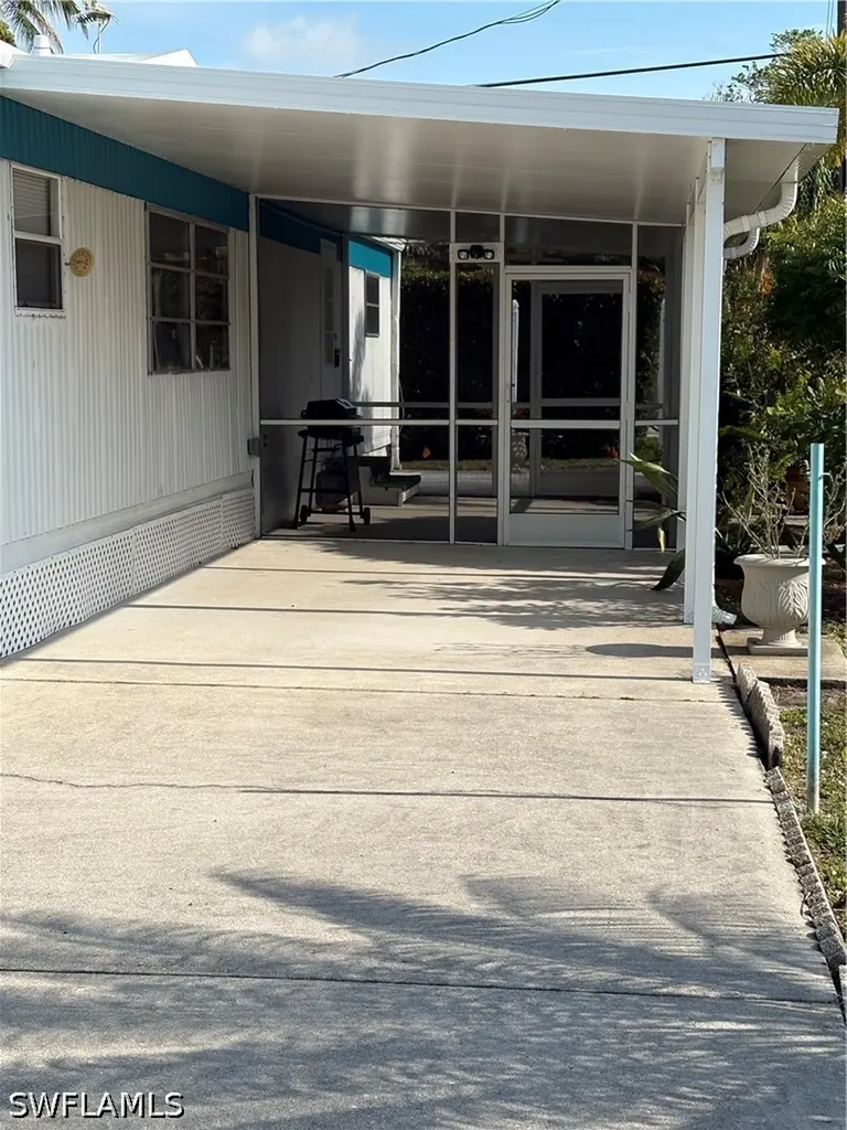 55 Moorhead Manor Naples FL 34112