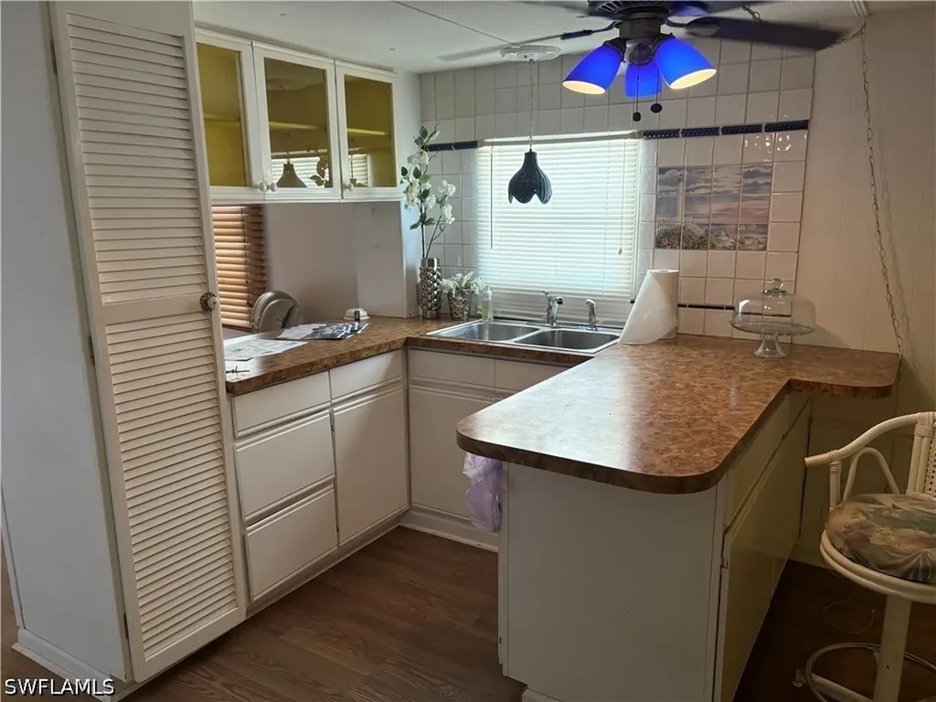 55 Moorhead Manor Naples FL 34112