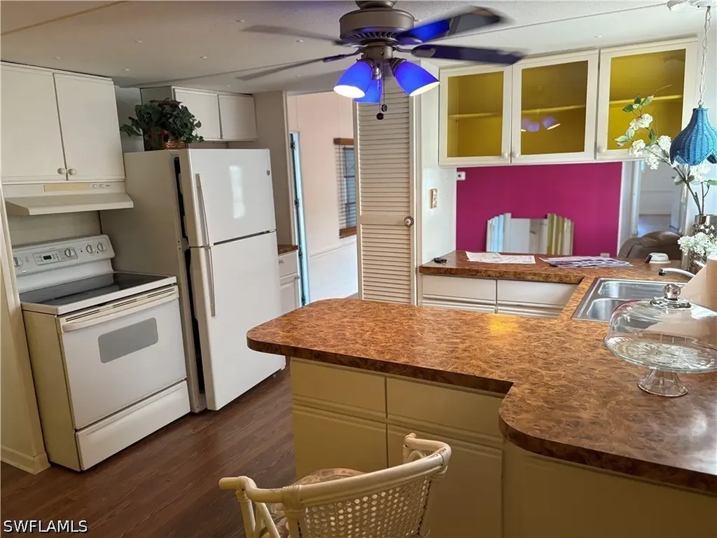 55 Moorhead Manor Naples FL 34112