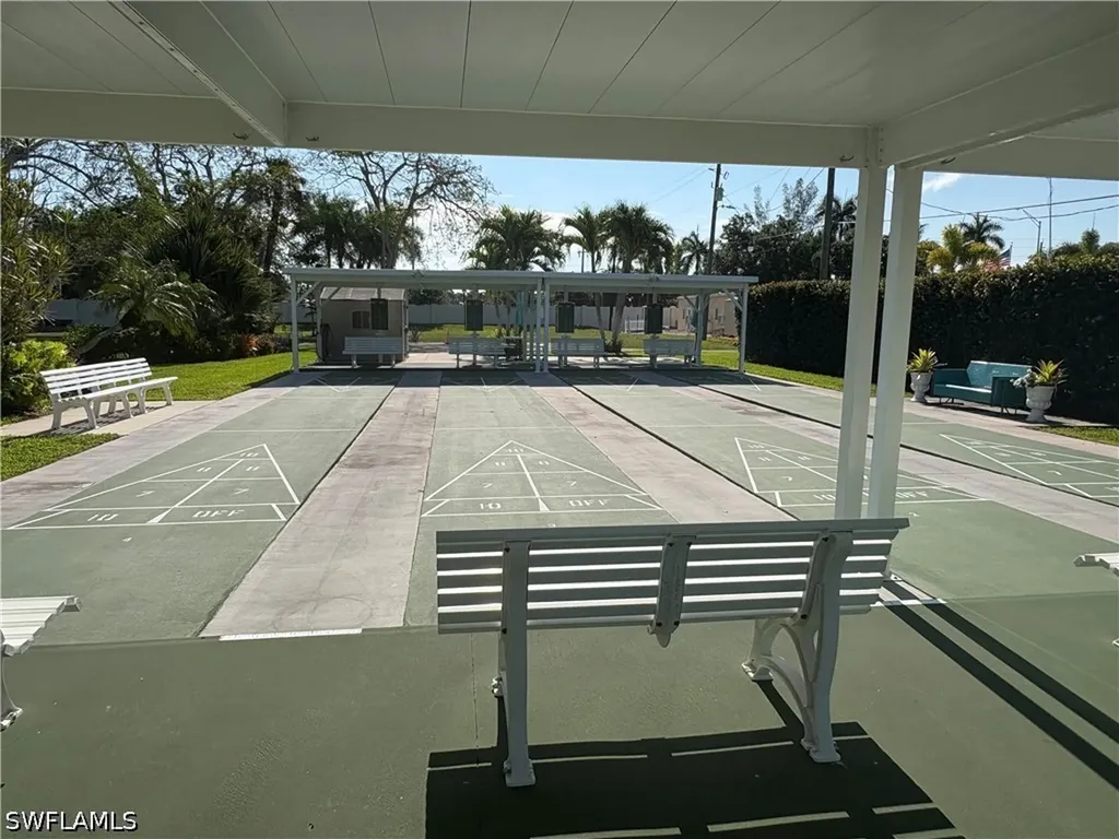 55 Moorhead Manor Naples FL 34112