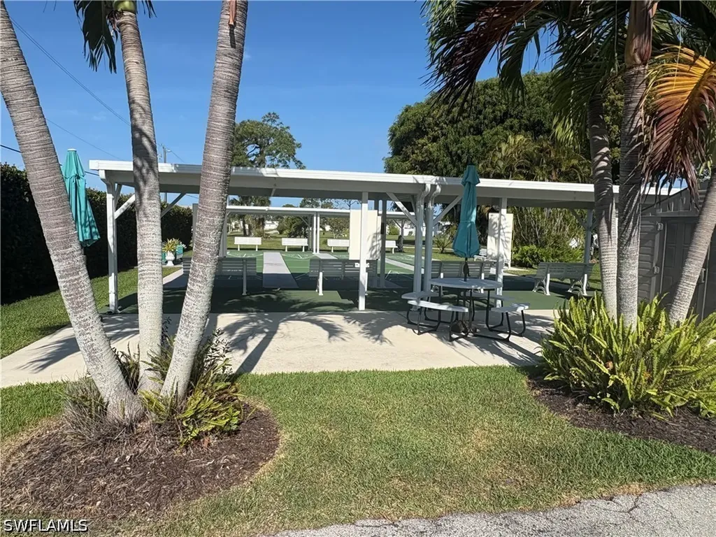 55 Moorhead Manor Naples FL 34112