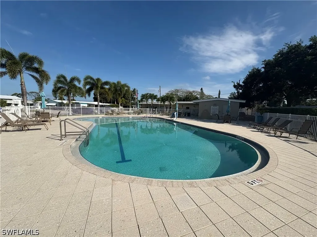 55 Moorhead Manor Naples FL 34112