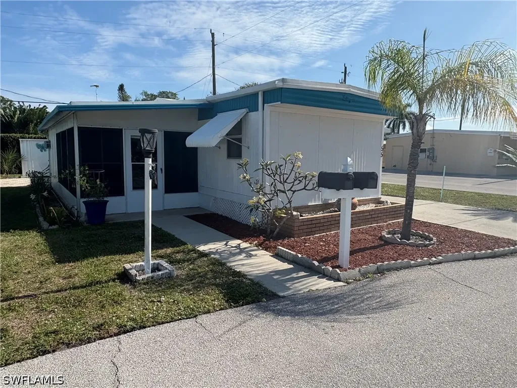 55 Moorhead Manor Naples FL 34112