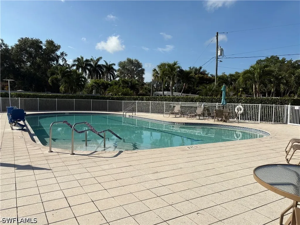 55 Moorhead Manor Naples FL 34112