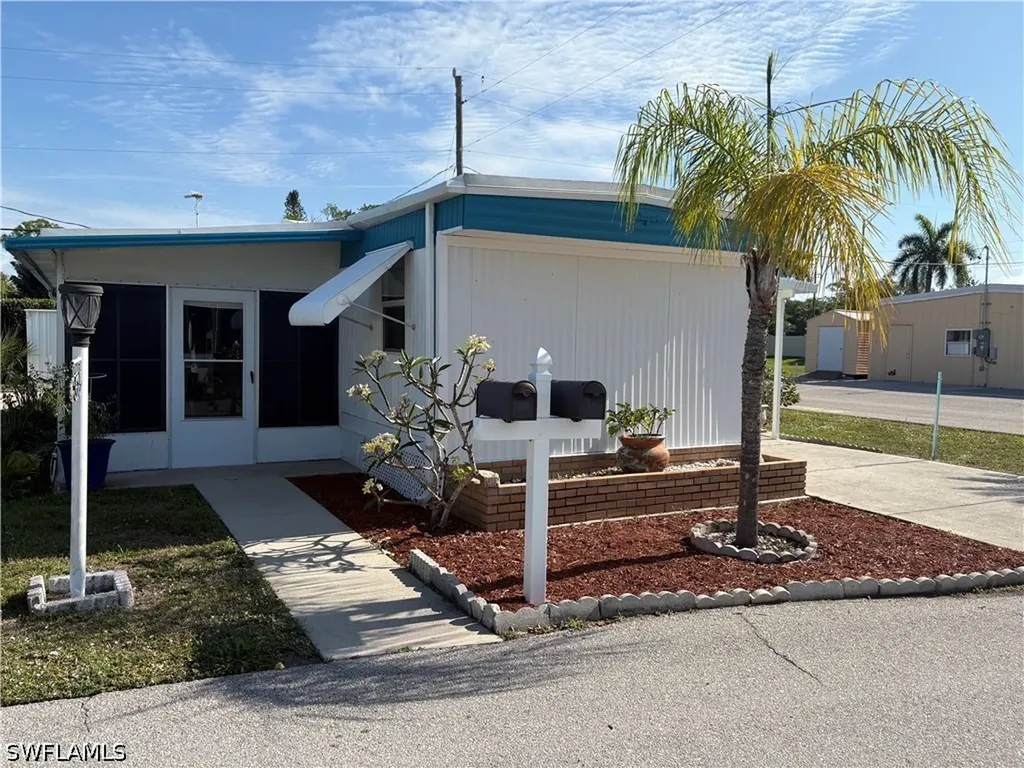 55 Moorhead Manor Naples FL 34112