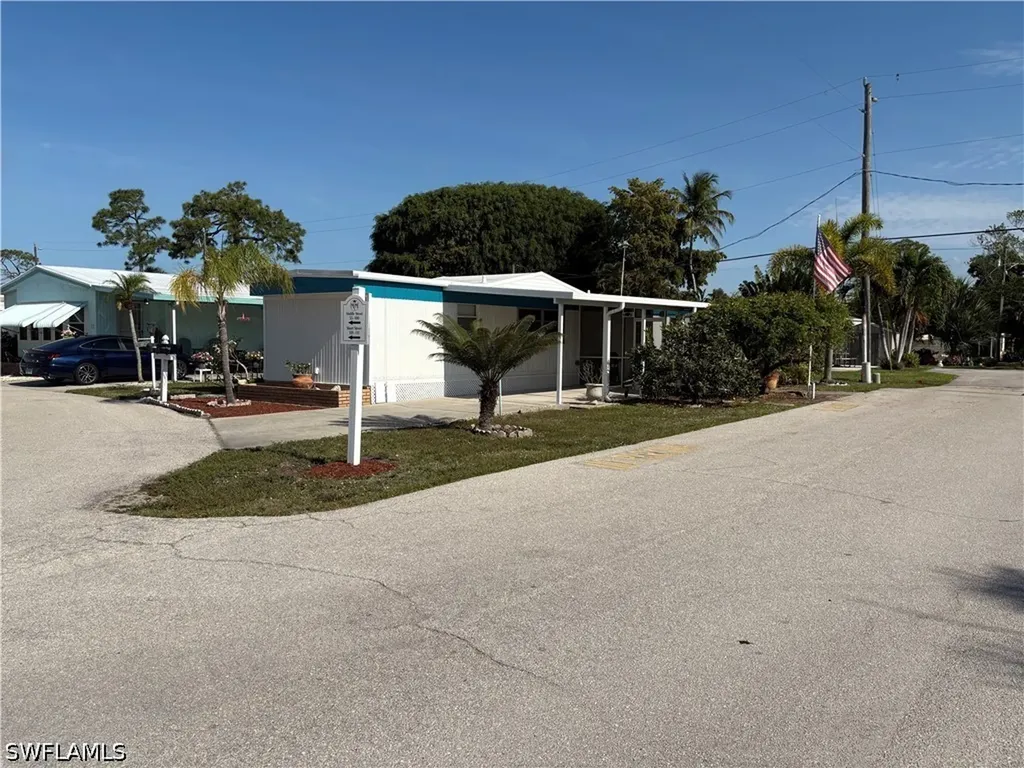 55 Moorhead Manor Naples FL 34112