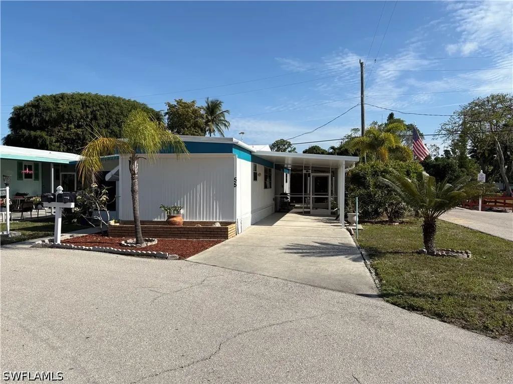 55 Moorhead Manor Naples FL 34112