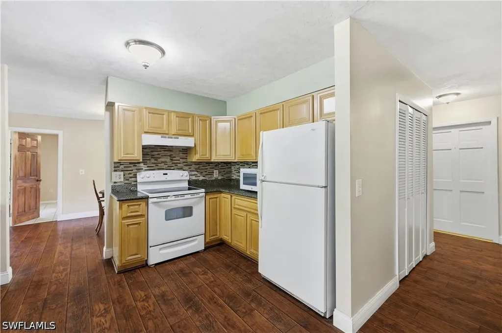 5681 Bur Oaks Lane Naples FL 34119