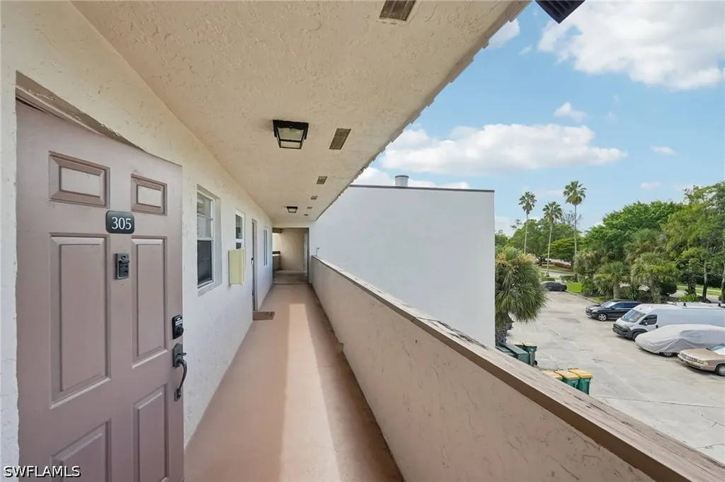 499 Forest Lakes Boulevard Naples FL 34105