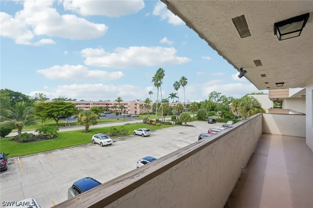 499 Forest Lakes Boulevard Naples FL 34105