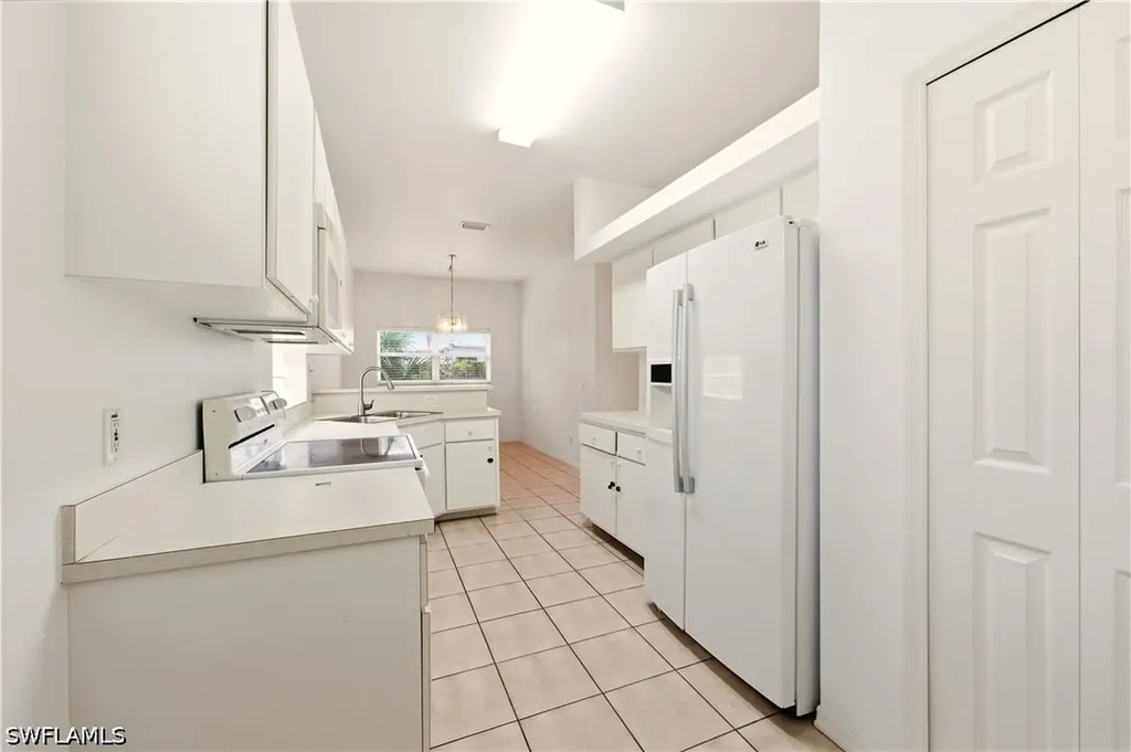 10707 Pearl Bay Circle Estero FL 33928