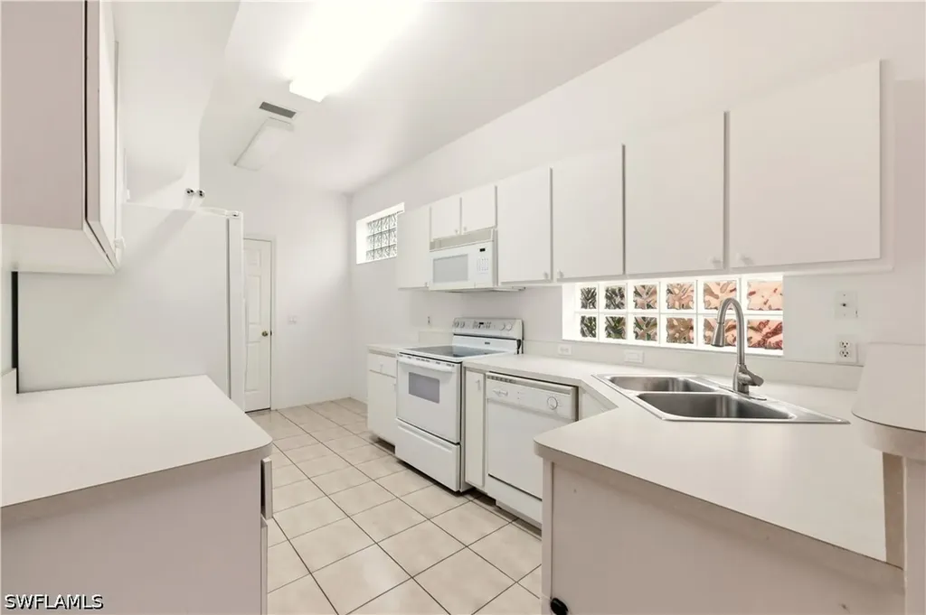 10707 Pearl Bay Circle Estero FL 33928