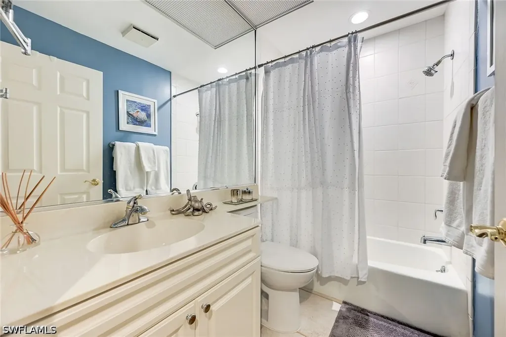 4530 Gulf Shore Boulevard N Naples FL 34103