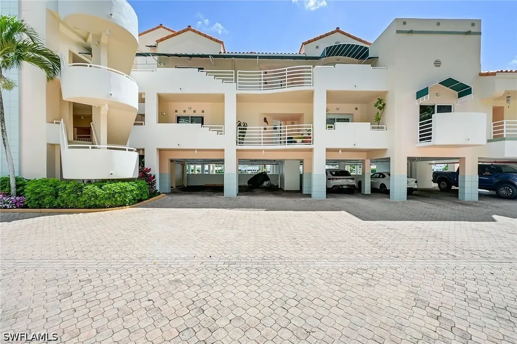 4530 Gulf Shore Boulevard N Naples FL 34103