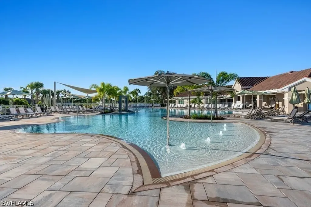 8253 Parkstone Place Naples FL 34120